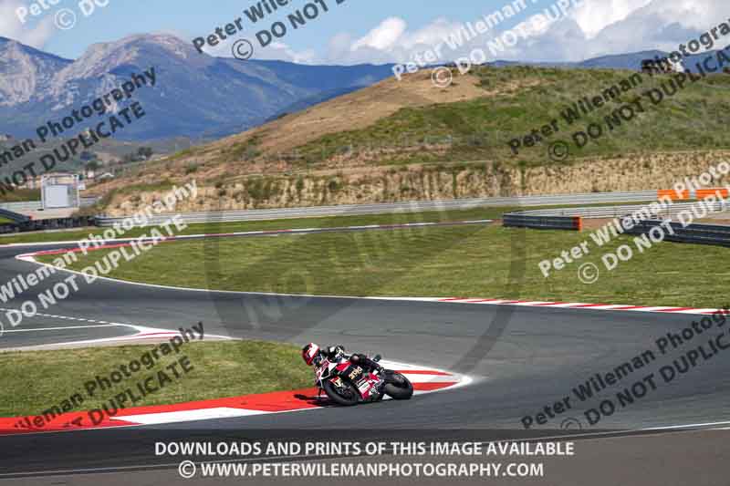 cadwell no limits trackday;cadwell park;cadwell park photographs;cadwell trackday photographs;enduro digital images;event digital images;eventdigitalimages;navarra;no limits trackdays;peter wileman photography;racing digital images;trackday digital images;trackday photos